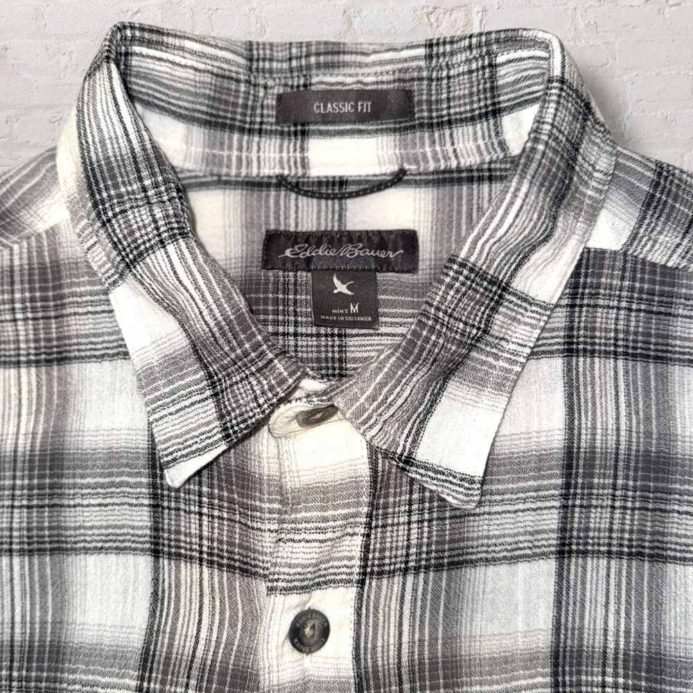 Eddie Bauer Classic Fit Plaid Button-Up Shirt Men’s M - Gray White Short Sleeve